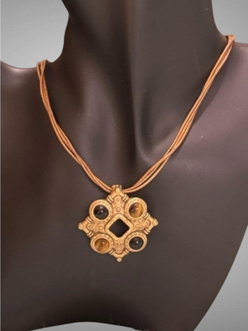 VINTAGE PREMIER DESIGNS CATWALK NECKLACE
